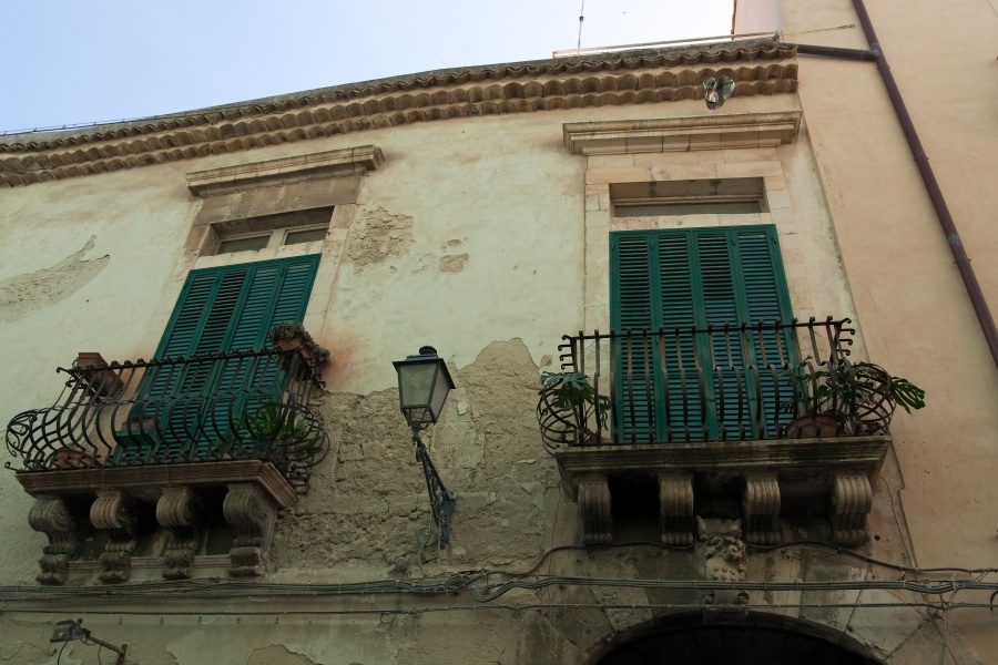201009-sicile-1326p4-.jpg - 09/2010-syracuse(Sicile)-la vile