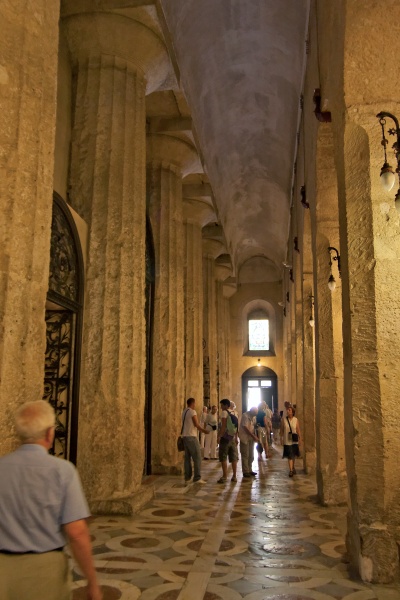 201009-sicile-1338p4-.jpg - 09/2010-syracuse(Sicile)-la vile-->Duomo