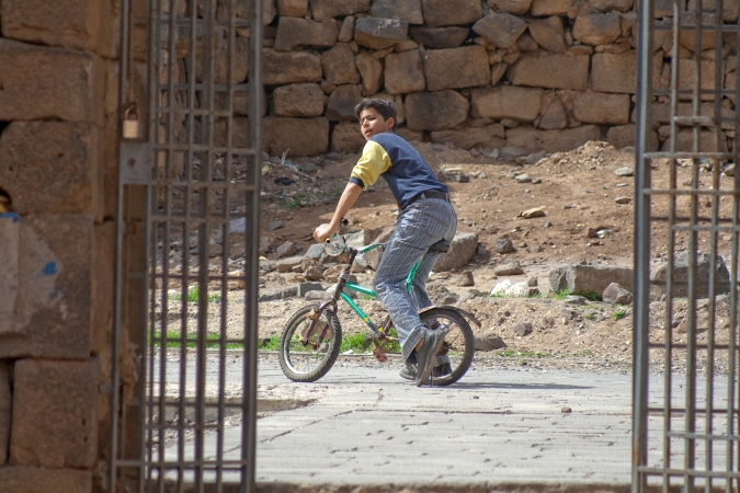 20090308-1149p3.jpg - 20090308-Syrie-Bosra-->Vendeur au vélo