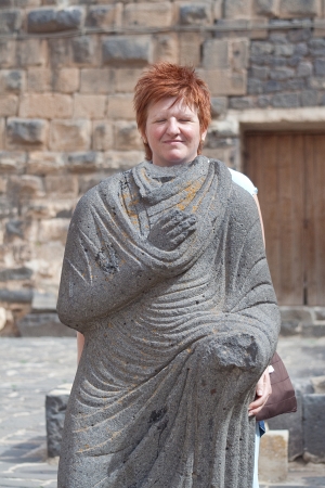 20090308-1188p3.jpg - 20090308-Syrie-Bosra-->Statue, Marie-Claire